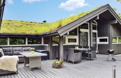 Risor House | Lovely home in Søndeled with sauna