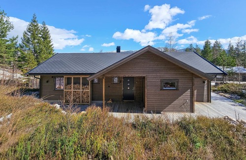 Nissedal House | Lovely home in Treungen with sauna