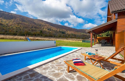 Mrkopalj House | Lovely home in Tuk Vojni
