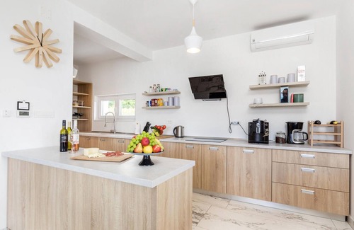 Udbina House | Lovely home in Udbina with sauna