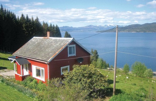 Vestnes House | Lovely home in Vågstranda