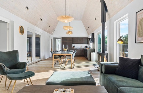 Bøtø By House | Lovely home in Væggerløse with sauna