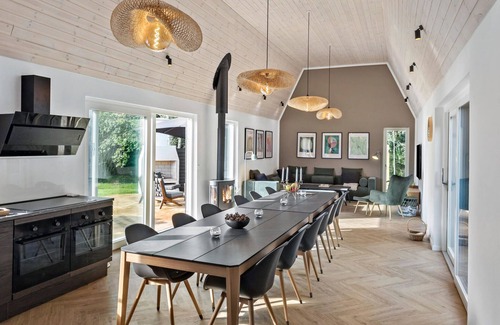 Bøtø By House | Lovely home in Væggerløse with sauna