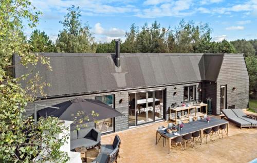 Bøtø By House | Lovely Home In Væggerløse With Sauna