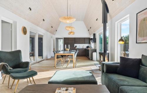 Bøtø By House | Lovely Home In Væggerløse With Sauna