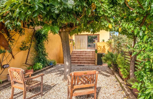 Galliners House | Lovely home in Vilademuls with WiFi