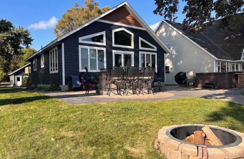 Willmar House | Lovely Lake Home on Eagle Lake