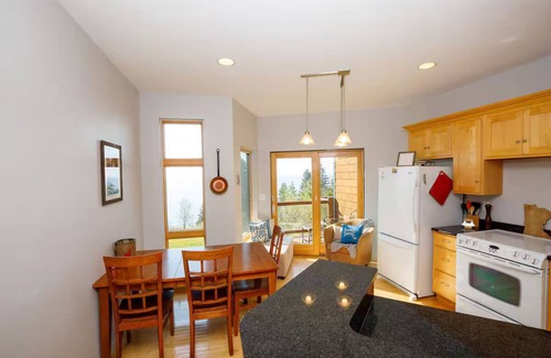 Tofte House | Lovely Lake Superior Waterfront Townhome, Tofte, North Shore of MN.