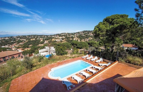 Lloret Blau Villa | Lovely Lazy days in Lloret de Mar w/private pool!