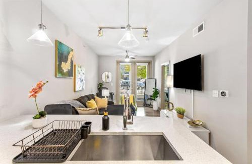 Chestnut Apartment | Lovely Modern 1Br KingBed FreeParking Wi-Fi
