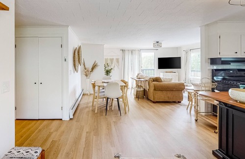 Morrisville House | Lovely mountain retreat with swimming pond & washer/dryer - dogs welcome