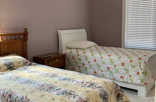 Frankfort Apartment | Lovely new above-garage apartment