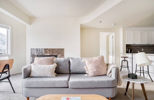 Evergreen Park Apartment | Lovely Palo Alto 2BR w/W/D & Pool, walk to Pinterest, by Blueground