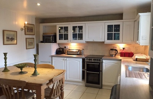 Hollinsclough Cottage | Lovely period Holiday cottage in Peak District with free wi-fi broadband
