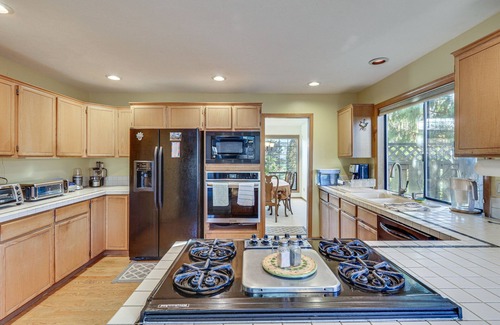 Wilkes East House | Lovely Portland Home ~ 10 Mi to Downtown!