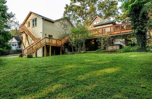 Asheville Apartment | Lovely Private Apt w/Hot Tub & King