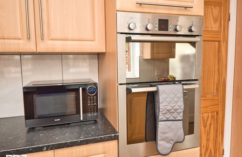 Birmingham House | Lovely Refurbished Home - Free Parking/WiFi