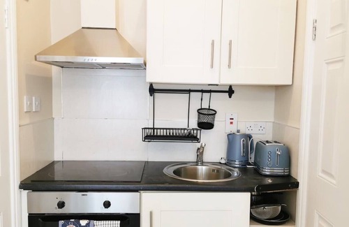 City Centre Dublin Apartment | Lovely Renovated Large Spacious Georgian Studio