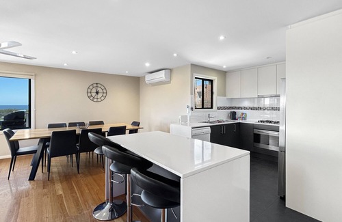 Long Beach House | Lovely & Spacious 4-Bed Home with Ocean Views