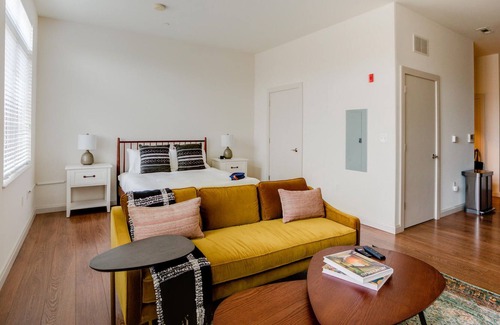 Waltham Apartment | Lovely Studio in Waltham, Parking + Pet-Friendly