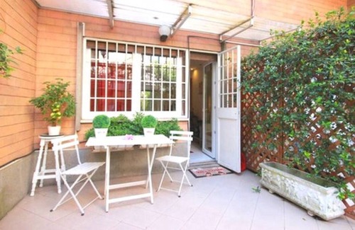 Gianicolense Apartment | ❤Lovely Studio Near Trastevere Jacuzzi, WiFi, Aircon, patio Fully furn Kitchen