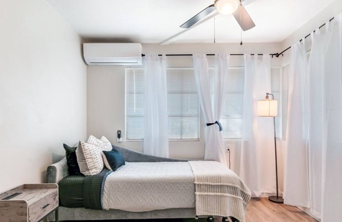 Riverside Apartment | Lovely Studio (Unit B) 2.9 mil to Kaiser Permanente Unit B