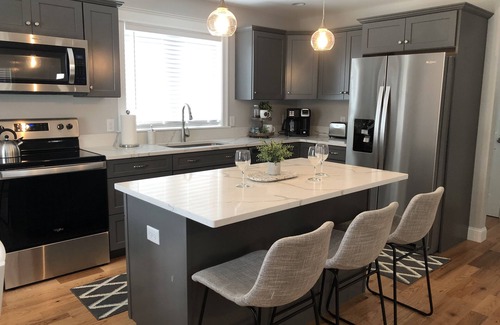 Old Orchard Beach House | Lovely three bedroom, sleeps nine and a pool!