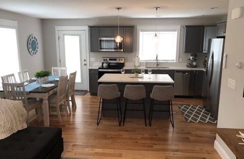 Old Orchard Beach House | Lovely three bedroom, sleeps nine and a pool!