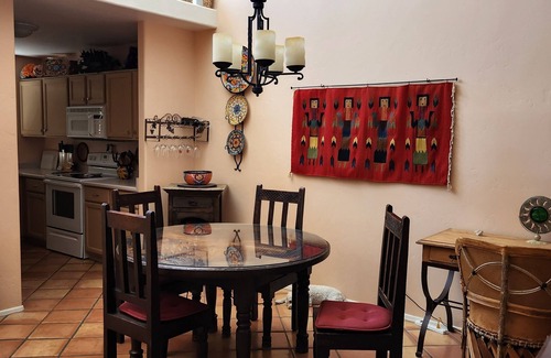 Casas Adobes House | Lovely Two Bedroom Getaway Located On Omni National Golf Course