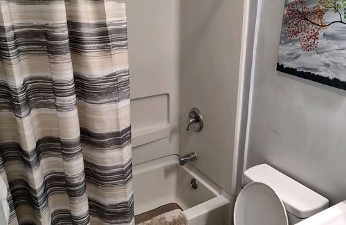 Tallahassee Apartment | Lovely two bedroom rental unit near FAMU and FSU.
