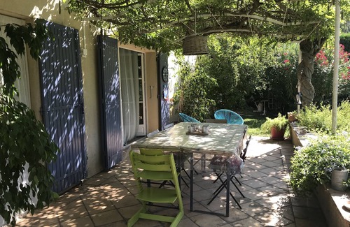 Bagnols-sur-Ceze House | Lovely, well-fenced family home.