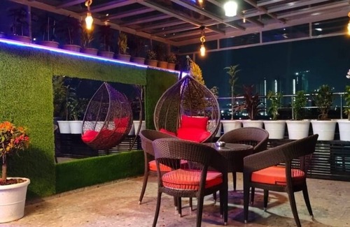 Kukatpalli Cottage | Lovely Wooden Cottage KPHB - A Dreamy Getaway with Nature, Wood, and a Jacuzzi.