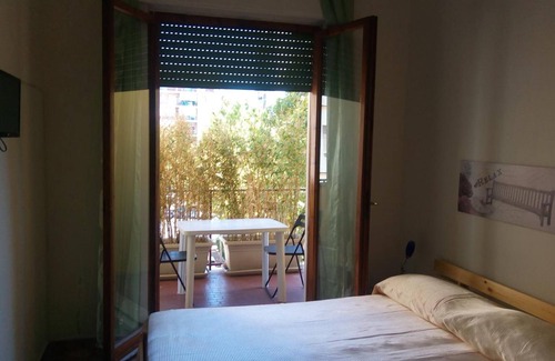 Aprilia House | LovelyBed