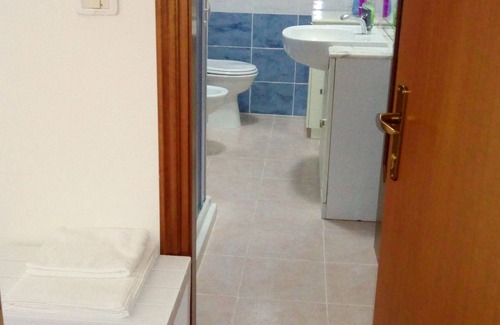 Aprilia House | LovelyBed