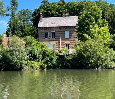 Floing Hotel | Loveroom en bords de Meuse