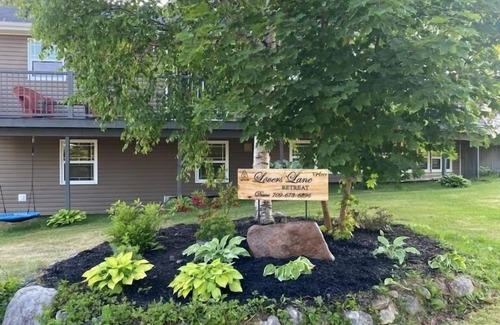 King's Point House | Lovers Lane Retreat.nLocated in Beautiful Kings Point with hot tub and pool