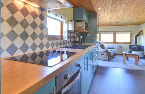Penybont Ski Chalet | Lovers' Lodge in Llandrindod Wells