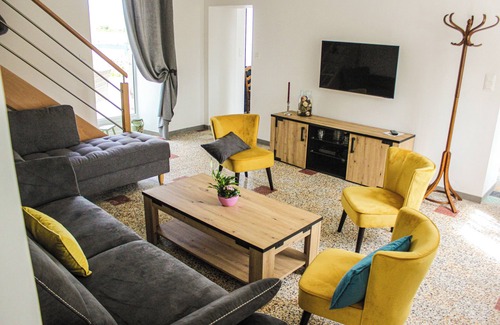 Saint-Marcouf House | Lovers' Weekend with Jacuzzi. In the heart of the Cotentin region in Manche.