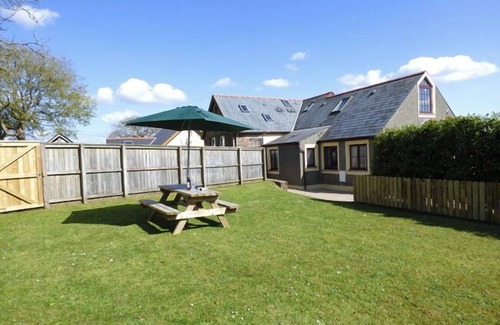 Kilgetty House | Loveston School Cottage, Holiday Home Loveston, Sleeps 5, 3 bedrooms, bathrooms