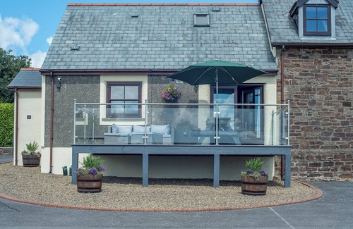 Kilgetty House | Loveston School Cottage, Holiday Home Loveston, Sleeps 5, 3 bedrooms, bathrooms
