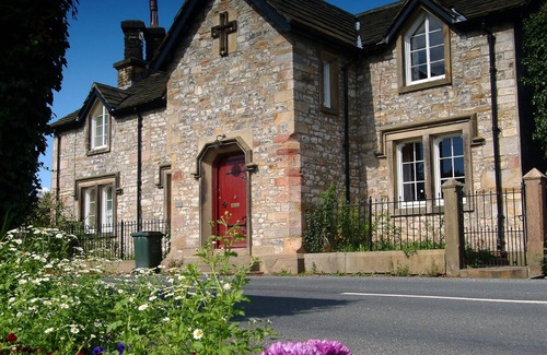 Skipton House | Lovingly converted cottage sleeping 10 guests with access to an award winning wellbeing resort