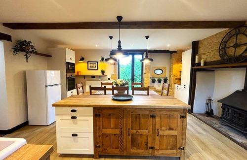 Le Buisson-de-Cadouin Cottage | LOVINGLY RESTORED BARN WITH HEATED POOL & LARG GARDEN NEAR BY SARLAT