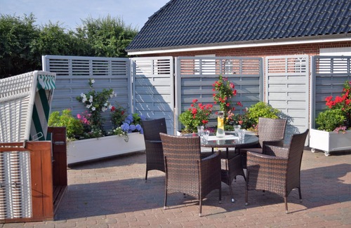 Dagebuell Apartment | Lovingly, maritime furnished apartment surrounded by fields and meadows