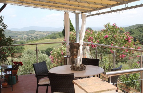 Caldana House | Lovingly renovated country house in the olive grove with large panoramic pool, air conditioning