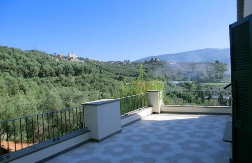 Chiavari Villa | Lovingly Restored Country Farm House in Olive Grove 10 minutes from sea