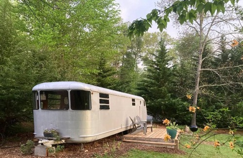 Mars Hill House | Lovingly Restored Mid Century Modern, 1951 Spartan Imperial Mansion Camper