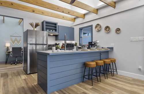 Waveland House | Low Tide Beach Home - 8 minute walk to beach - Hot Tub and Fire Pit