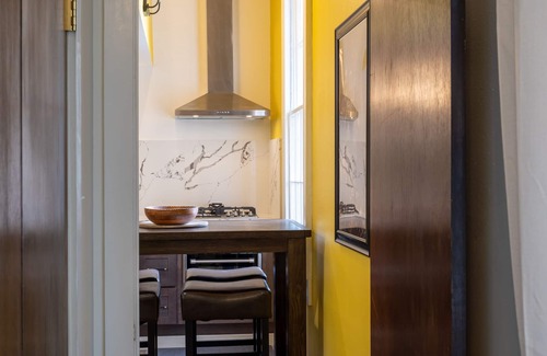 Lower Garden District House | Lower Garden Gem -modern living in a historic house-Clean&Comfortable+Parking