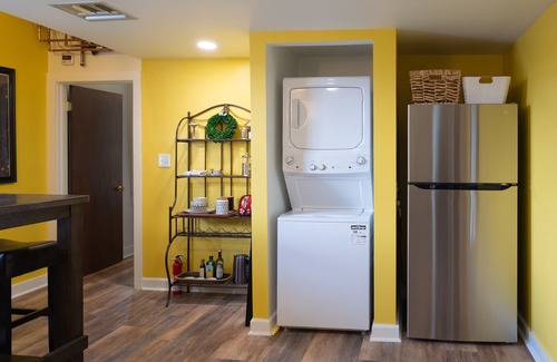 Lower Garden District House | Lower Garden Gem -modern living in a historic house-Clean&Comfortable+Parking