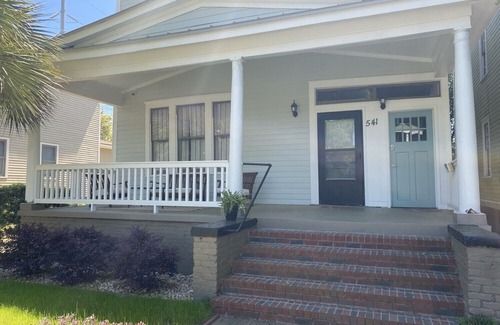 Eastside Apartment | Lower Level Executive Rental in Victorian District